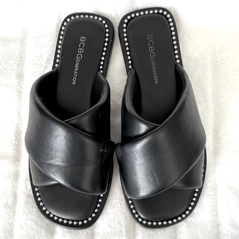BCBGeneration Women’s Tabby Square Toe Cross Slide Sandal, black/silver, size 6